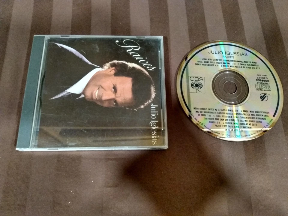 Julio Iglesias Raices CD  Foto 1 de 1