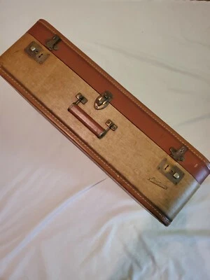 Vtg '40s Carilite Suitcase Luggage 25x16x8 "Tweed And Leather" Brown w/keys Used - Image 1 of 4