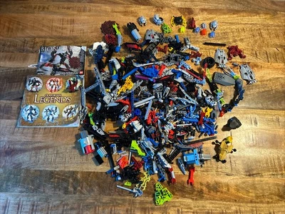 LEGO Bionicle Lote de Piezas Surtidas, Máscaras, Armas Total De 2 Libras 10 Onzas Foto 1 de 4