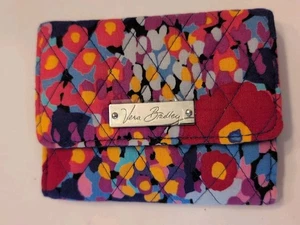 Cartera Vera Bradley Euro TRIPLEGADA - IMPRESIONISTA - RETIRADA, DIFÍCIL DE ENCONTRAR acolchada floral - Imagen 1 de 11
