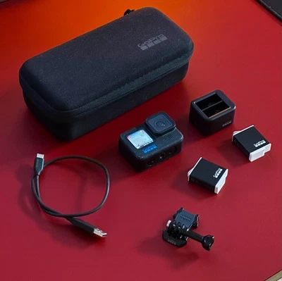 GoPro HERO 12 Black Action Kamera inkl. Zubehörpaket (3 Bat.) - Schwarz - Bild 1 von 4