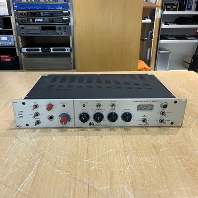 Summit Audio MPC-100A Röhren-Mikrofon-Vorverstärker Mit Line-Eingang Gebraucht - Bild 1 von 3