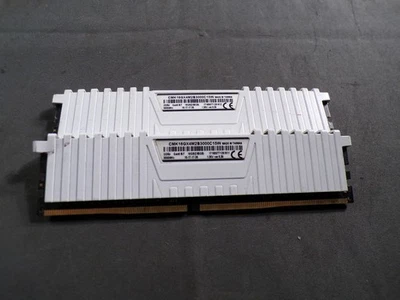 CORSAIR VENGEANCE 16GB (2 X 8GB) DIMM DDR4-3000 (PC4-24000) DDR4 SDRAM MEMORY - Image 1 of 3