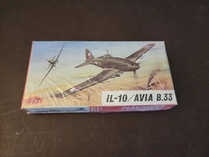 KP Kovozavody escala 1/72 Iljusin IL-10 / Avia B.33 kit modelo avión SELLADO - Imagen 1 de 6