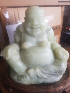 Estatua de Buda de jadeíta tallada china sobre base de madera dura 20 cm. pesado 3,5 kg - Imagen 1 de 12