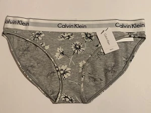 Neu mit Etikett Calvin Klein grau weiß Blumendruck Bikinihöschen Medium - Bild 1 von 4