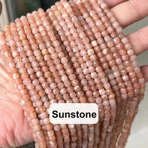 Cubo facetado pequeño natural genuino de 4 mm cuentas cuadradas de piedra solar para hacer joyas - Imagen 1 de 4