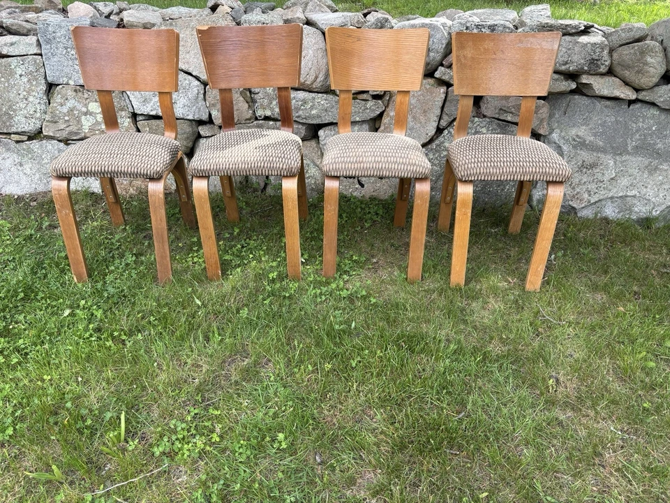 Juego de 4 sillas de comedor vintage MCM Mid Century modernas de madera curvada Thonet Foto 1 de 4