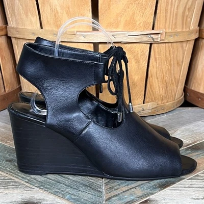 Botín al tobillo Lauren Ralph Lauren Alayna de cuero negro con cordones de cuña para mujer 8 Foto 1 de 4