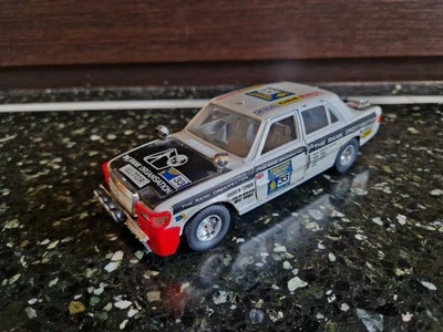 Mercedes-Benz 450 SEL Rally Singapore - Burago 1:24 - Immagine 1 di 4