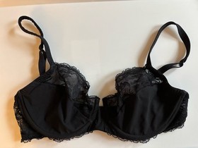 LA PERLA Black Lace Underwire Bra 36C Romantic 