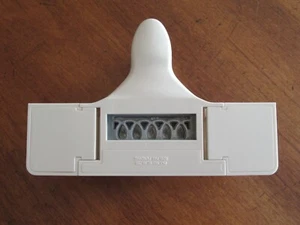 Martha Stewart Daisy Round Arches Edge Punch Crafting Scrapbooking Greeting Card - Picture 1 of 9