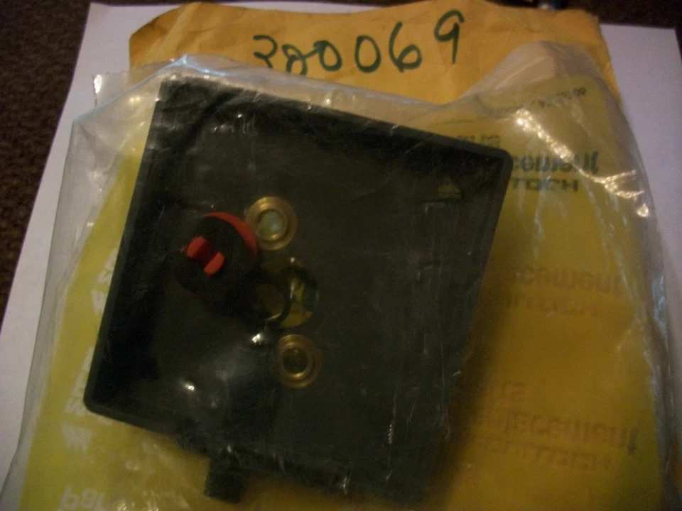 Nuevo de Lote Antiguo McCulloch Mac 2500, Pro Mac 2025, 2035 Recortadora de Cuerdas Base de Caja de Aire #300069 Foto 1 de 1