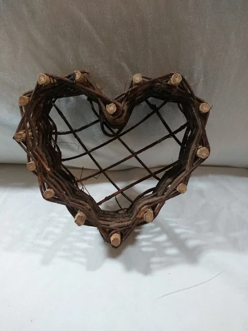 Heart Shaped Wicker Twig Branch Woven Basket. 7 1/2 × 7 1/2 Cover