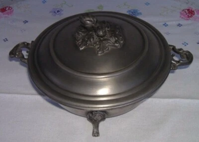 Zinn Terrine Bowle Topf DMA Zinn 95 % florales Weinlaub Dekor  - Bild 1 von 4