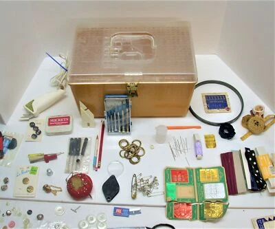 Caja de costura vintage Wilson Wilhold retro cosecha dorada con contenido de mango y 2 bandejas Foto 1 de 4