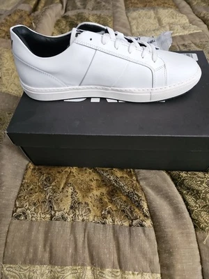 DKNY Mens White Leather Sneakers.BRAND NEW IN ORIGINAL BOX !! NEVER TRIED ON!! - Image 1 of 4