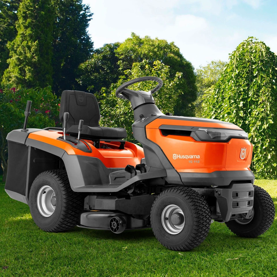 Husqvarna Rasentraktor TC 112 Gartentraktor Aufsitzmäher Rasenmäher Traktor  - Bild 1 von 4