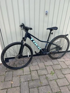 Trek Dual Sport 3 - Picture 1 of 10
