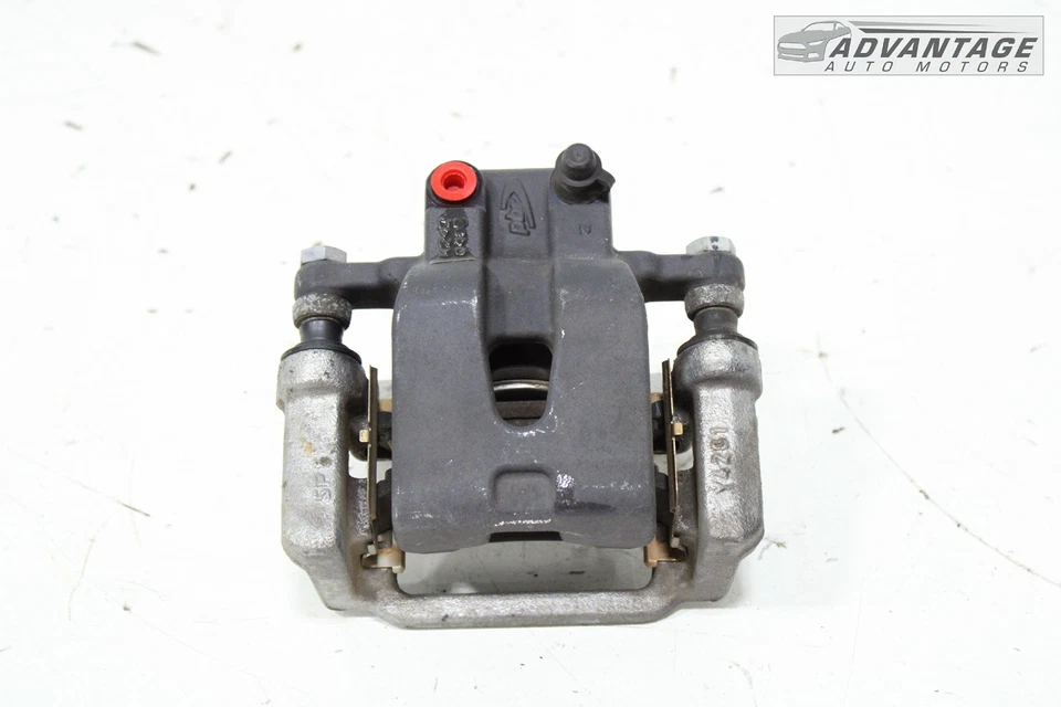Dodge Challenger 2010-2023 trasero izquierdo tracción trasera ABS pinza de freno OEM Foto 1 de 4