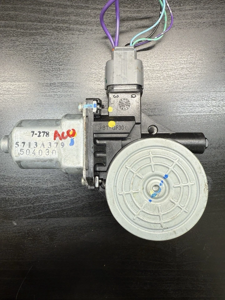 Motor ventana eléctrica puerta del conductor delantera izquierda Mitsubishi Mirage / OEM 7-278 5713A379 Foto 1 de 4