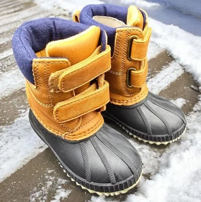 Botas de nieve para todo tipo de clima para niños pequeños correas de gancho y bucle EE. UU. 7/8 negro coñac  Foto 1 de 4