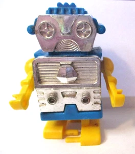 SCARCE VINTAGE T.N WORKING WIND UP WALKING TOY ROBOT 05-135 MADE in HONG KONG - Picture 1 of 4