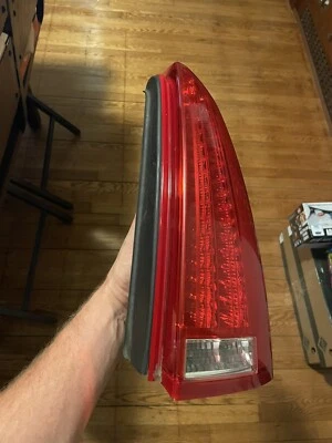 2006-2011 Cadillac DTS Passenger Rear Taillight GM #15858152 OEM TESTED RH REAR - Image 1 of 4