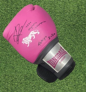 Lauren Price - World Champion Boxer - Signed Left Glove - EXACT PROOF - Picture 1 of 1