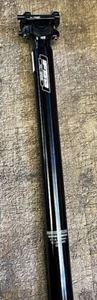 FSA Seatpost Alloy 31.6 x 400mm BRAND NEW - Black 0* Offset - Model XC-255 - Picture 1 of 8