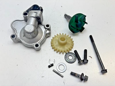 Cubierta de bomba de agua Yamaha WR250 1990-95 YZ250 1991-97 carcasa impulsor eje engranaje Foto 1 de 4