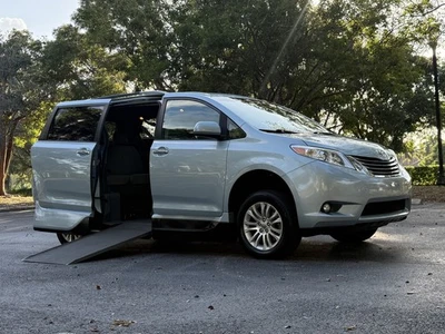 2016 Toyota Sienna  - Изображение 1 из 4