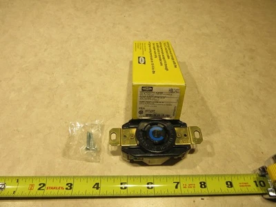 HUBBELL HBL2420 TWIST-LOCK RECEPTACLE, IA0112 - Image 1 of 3