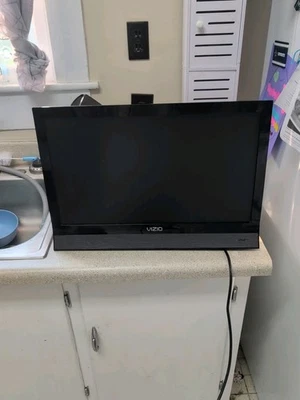 Vizio 22 in High Quality Display Gaming Size TV perfect for PCs - Image 1 of 4