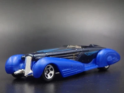 Modello Auto Diecast Collezionabile In Scala 1/64 Cadillac Caddy Fleetwood Blu - Immagine 1 di 4