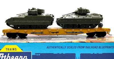 HO ATHEARN 1493 50' FLAT CAR TTX # 140193 W/ 2 ROCO BRADLEY DBGM MILITARY TANKS - Image 1 of 2