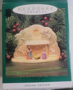 1996 Hallmark Keepsake~ Nativity 4 Piece Display~ Mini Ornaments~in Box - Picture 1 of 2