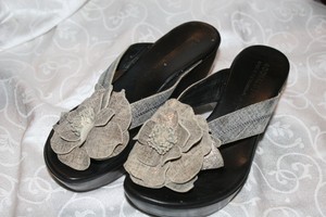 Donald Pliner Wedge Leather Upper 