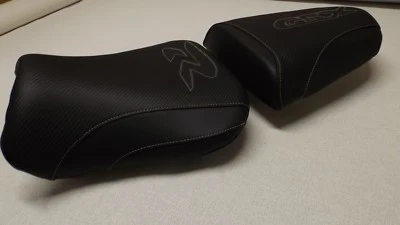 FRONT/REAR SEAT COVERS BLACK CARBON FIBER TEXTURE 04 05 FIT SUZUKI GSX600R 750R - Image 1 of 4