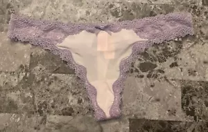 NWT VICTORIA'S SECRET DREAM ANGELS MEDIUM PURPLE SMOOTH LACE RARE THONG PANTIES - Picture 1 of 3