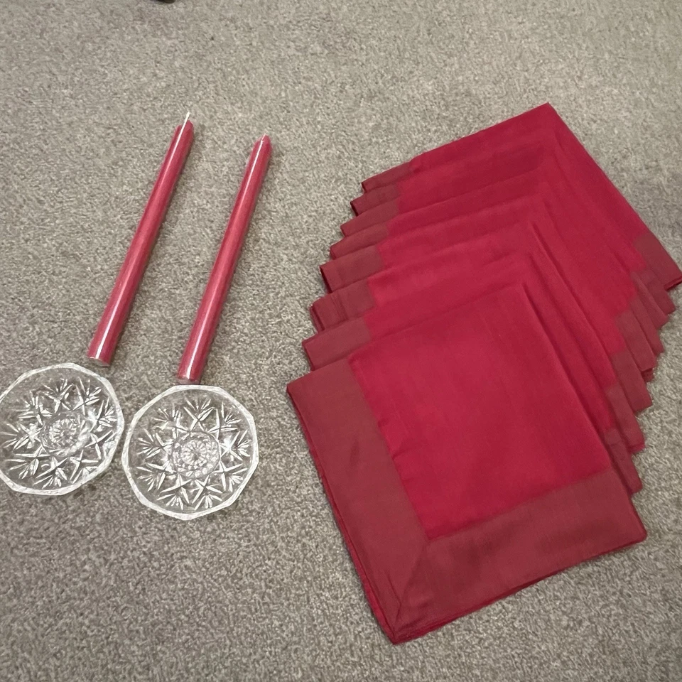 Debenhams 8 tovaglioli natalizi rossi e candele da pranzo Laura Ashley porta cristalli - Immagine 1 di 4