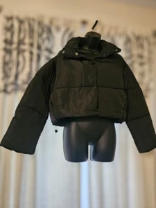Aiyana cropped Black Puffer Jacket - Picture 1 of 5