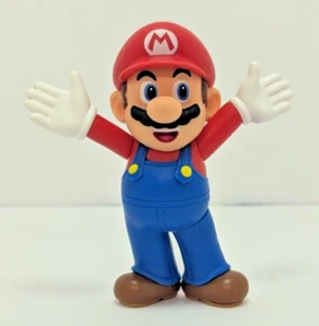 Jakks Pacific World of Nintendo 2.5" Mario (Hands In Air) Figure - Picture 1 of 2