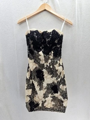 Mini superposición de encaje floral sin tirantes TONY BOWLS talla-0 Foto 1 de 4