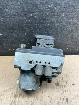 Bomba de freno antibloqueo ABS serie 5 1995 a 2003 BMW 0265217000 OEM T7553 DG Foto 1 de 4