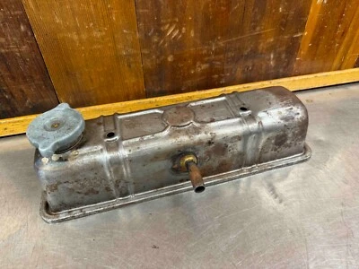 Triumph Spitfire MKII • Cubierta de válvula original con tapa, usada. T8196 Foto 1 de 4