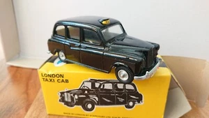 Budgie 101 Diecast London Taxi Cab Variation 1 Black Boxed - Picture 1 of 11