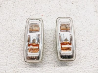 06-07 Marcadores laterales Infiniti M35/M45 (par) OEM 26160EW00A Foto 1 de 4