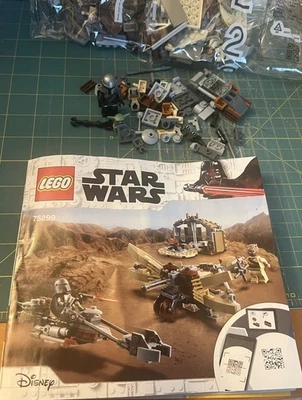 LEGO 75299 Star Wars: Trouble on Tatooine Complete Manual Mini Figurines - Image 1 of 4