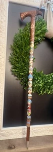Bastone/Bastone da Passeggio Zermatt Legno Svizzero Artigianale Vintage 14 Medaglioni Punta Ferro 36" - Foto 1 di 20